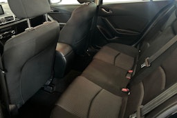 Musta Mazda 3 2016 kuva 10.
