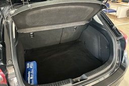 Musta Mazda 3 2016 kuva 14.