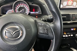 Musta Mazda 3 2016 kuva 16.