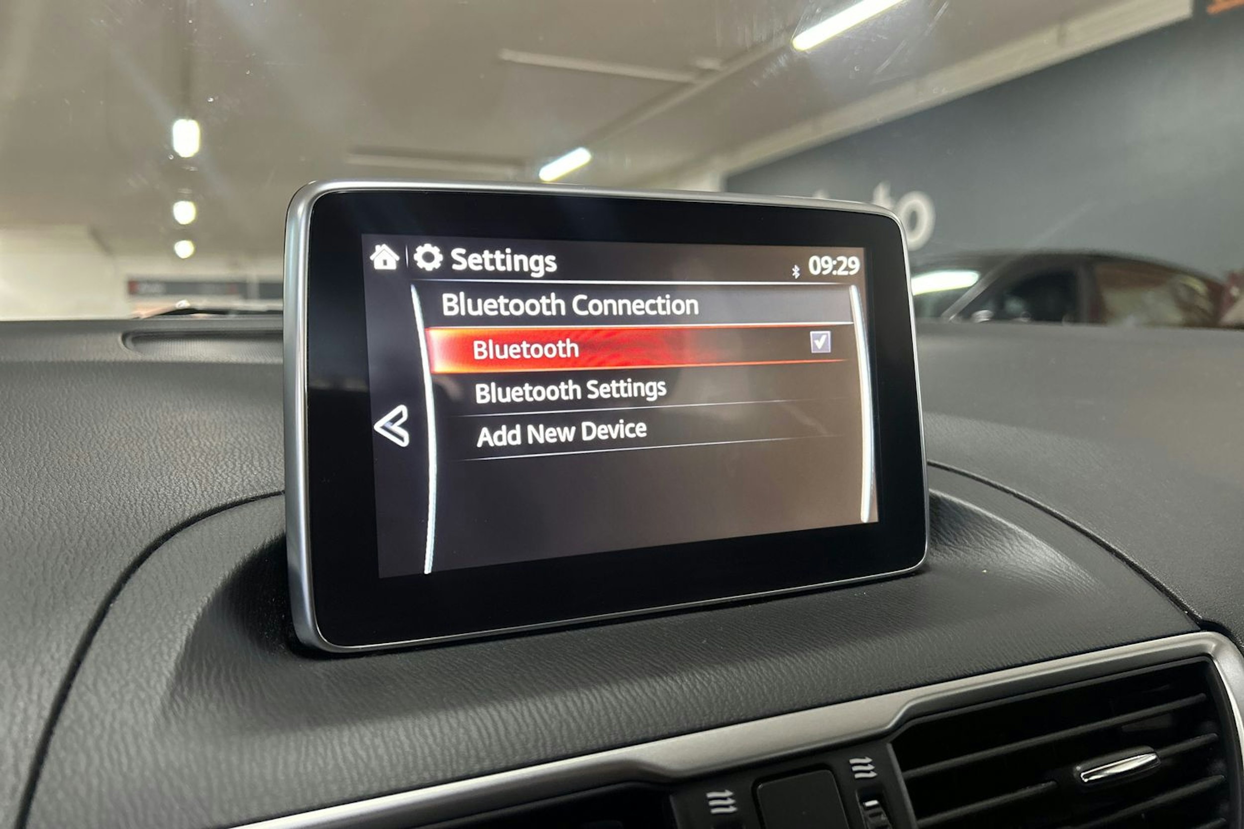 Musta Mazda 3 2016 kuva 20.