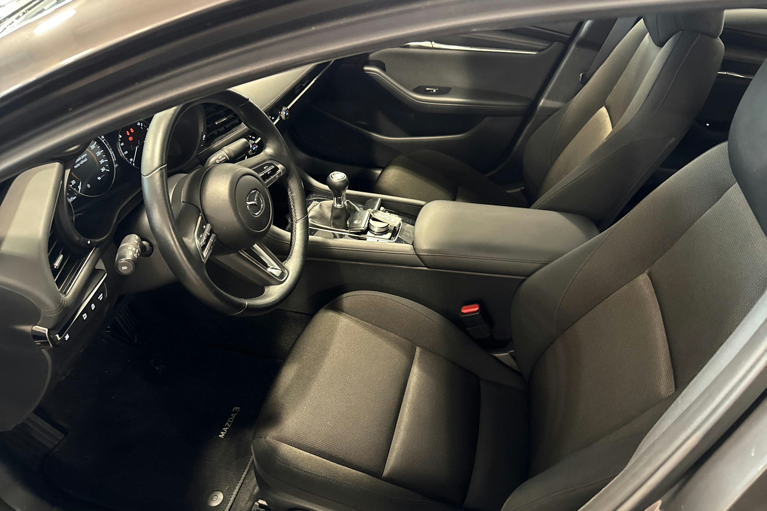 met. harmaa Mazda 3 2021 kuva 7.