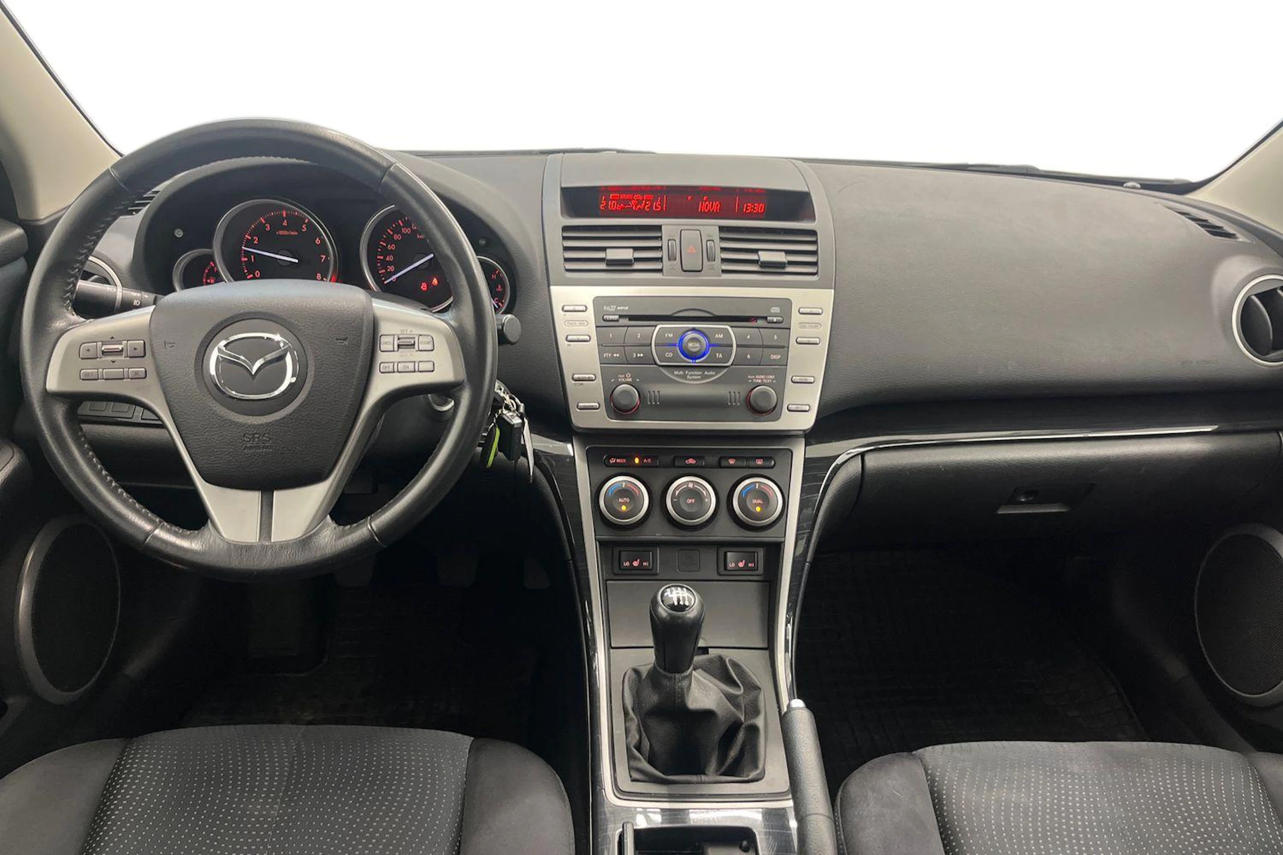 Valkoinen Mazda 6 2009 kuva 7.