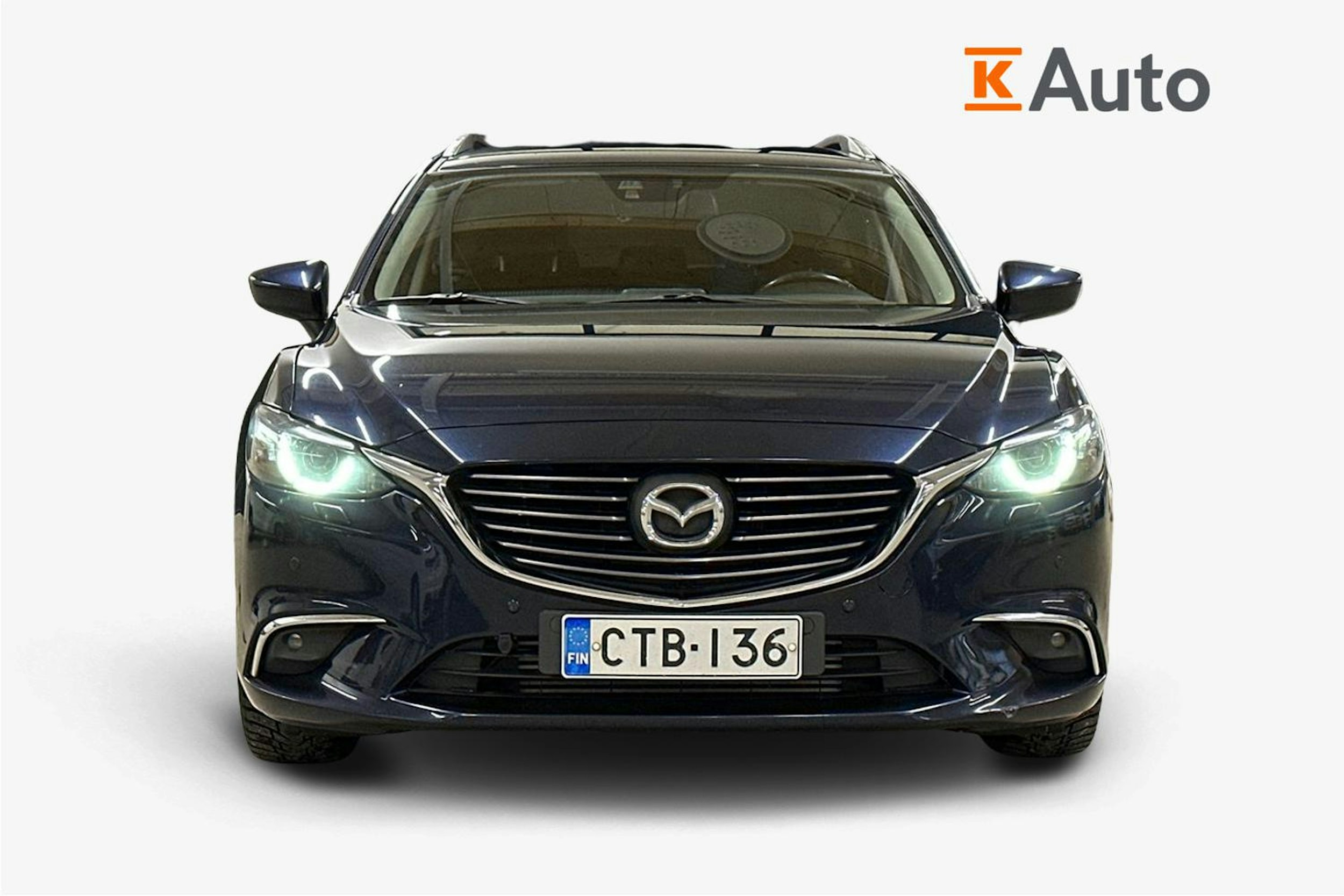 sininen Mazda 6 2015 kuva 5.