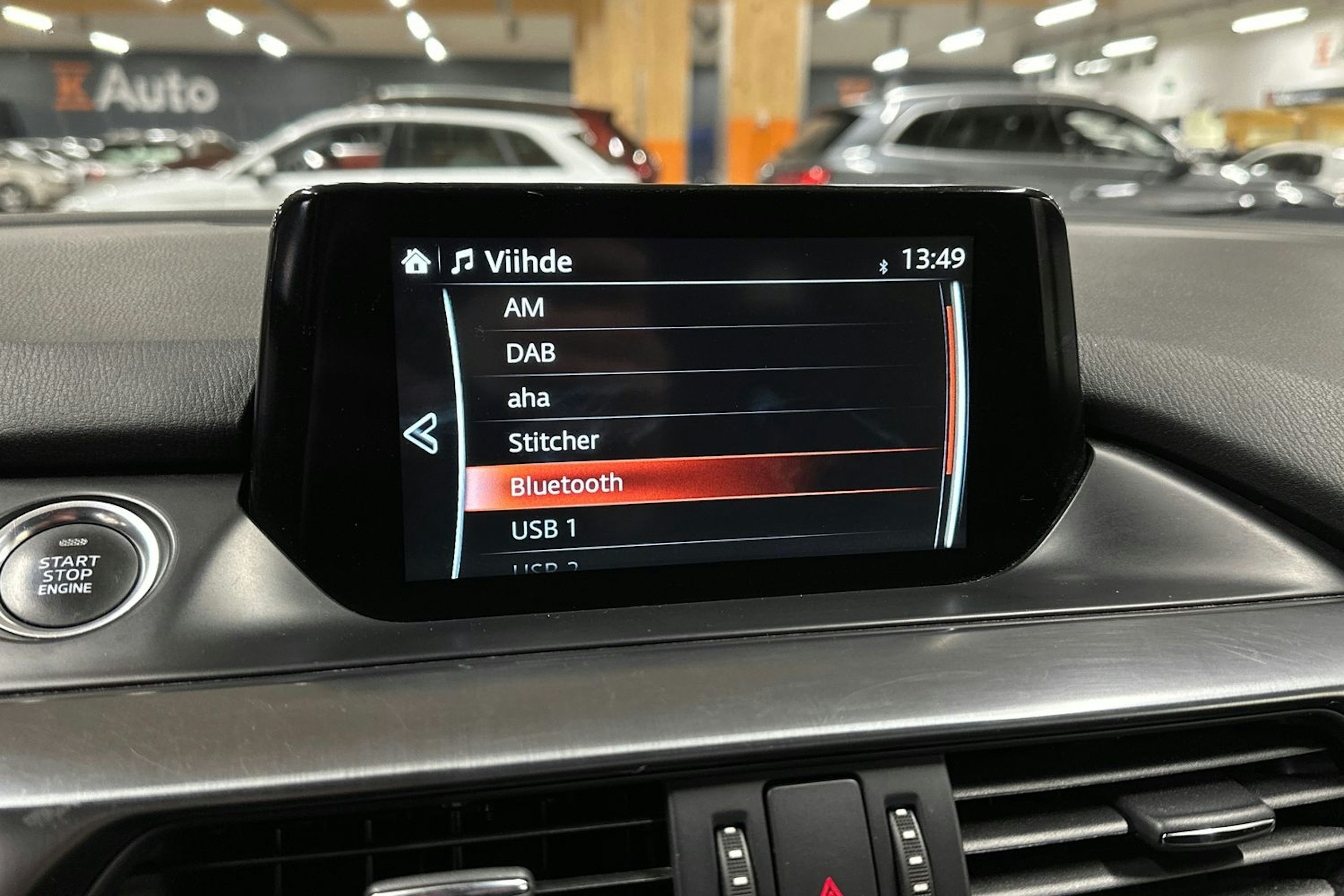 sininen Mazda 6 2015 kuva 16.