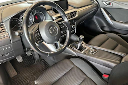 valkoinen Mazda 6 2016 kuva 6.