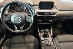 valkoinen Mazda 6 2016 kuva 7.