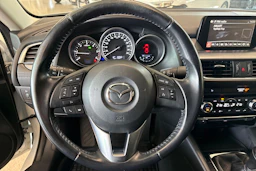 valkoinen Mazda 6 2016 kuva 12.