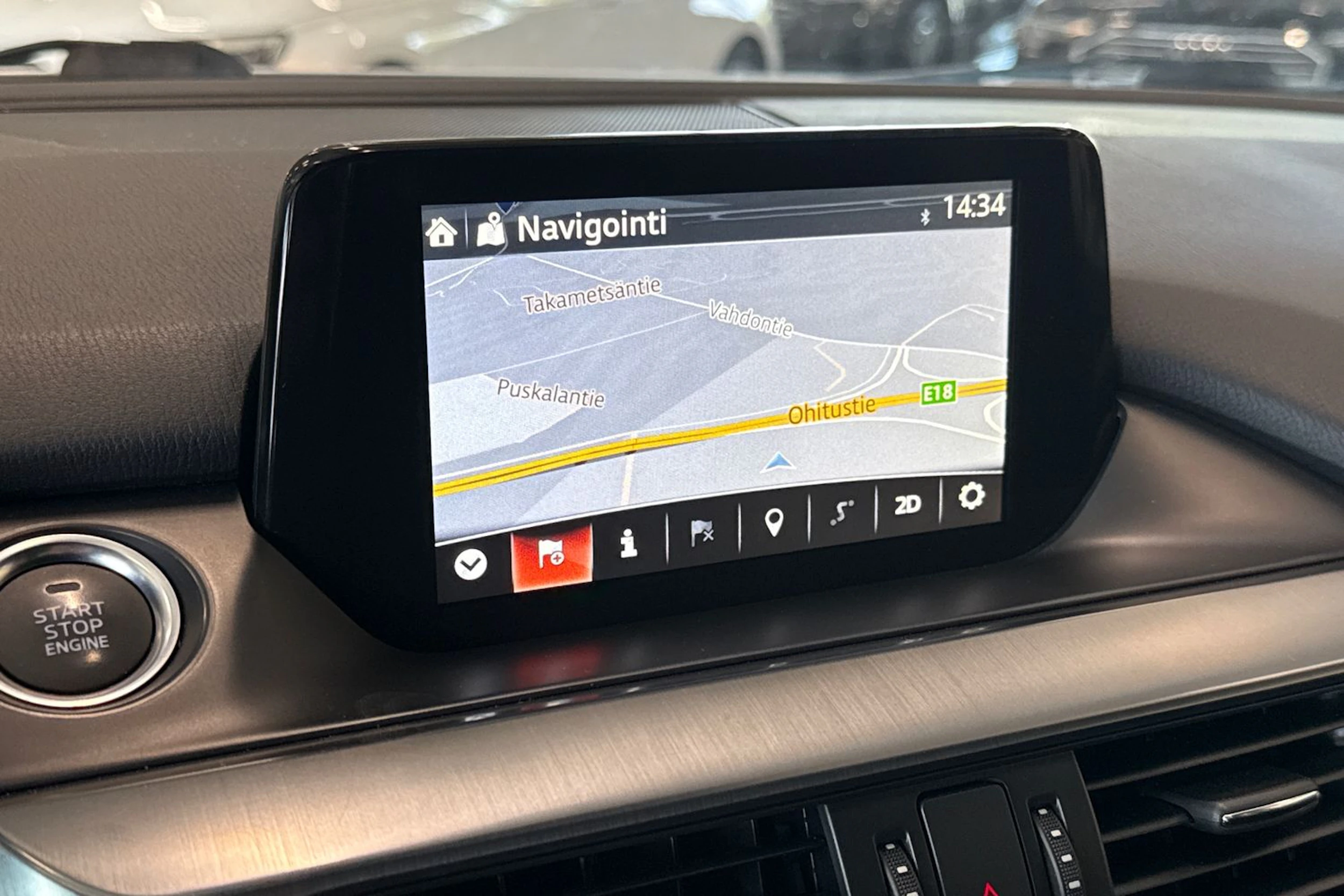 valkoinen Mazda 6 2016 kuva 15.