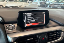 valkoinen Mazda 6 2016 kuva 16.