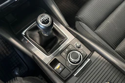 valkoinen Mazda 6 2016 kuva 18.