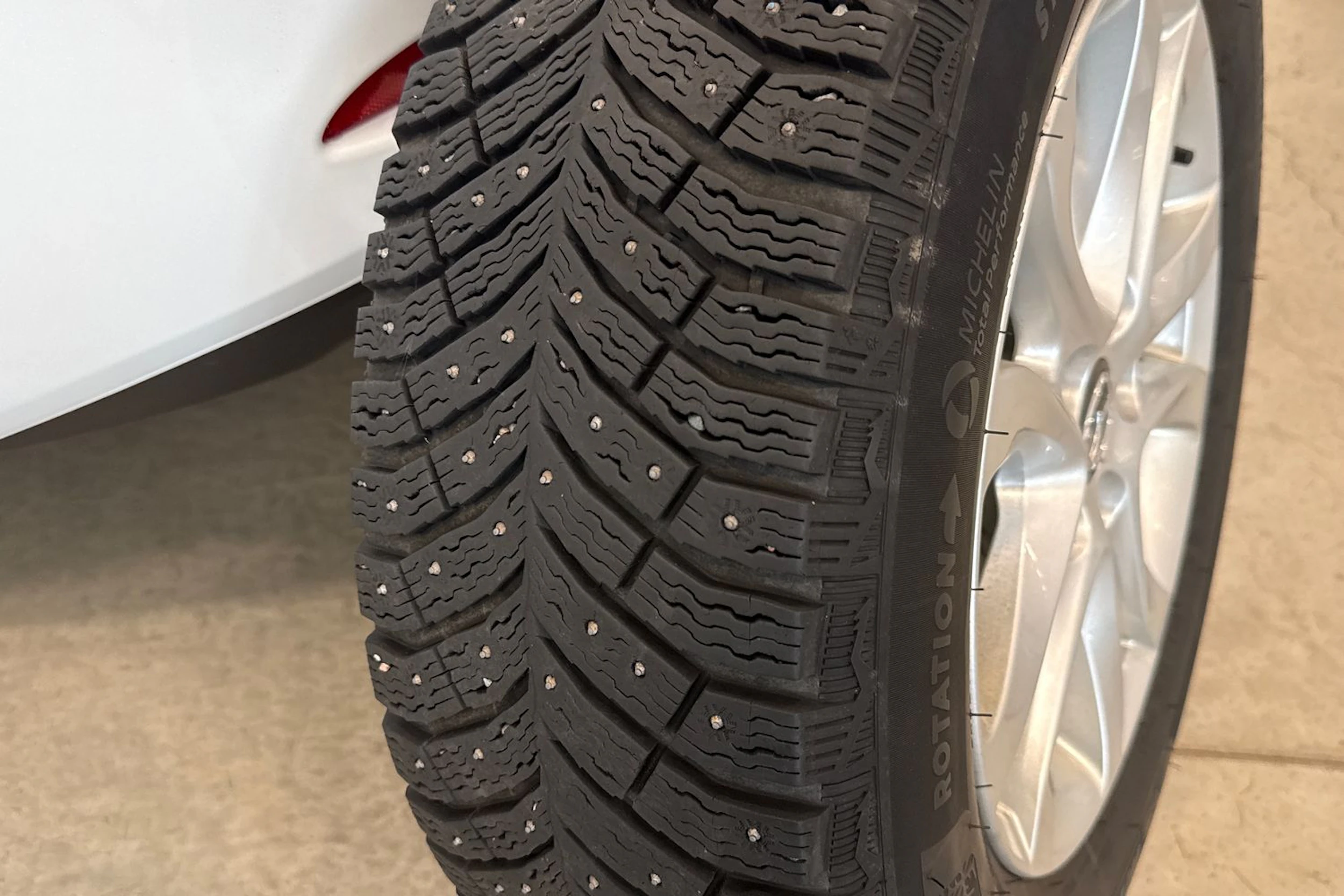 valkoinen Mazda 6 2016 kuva 22.