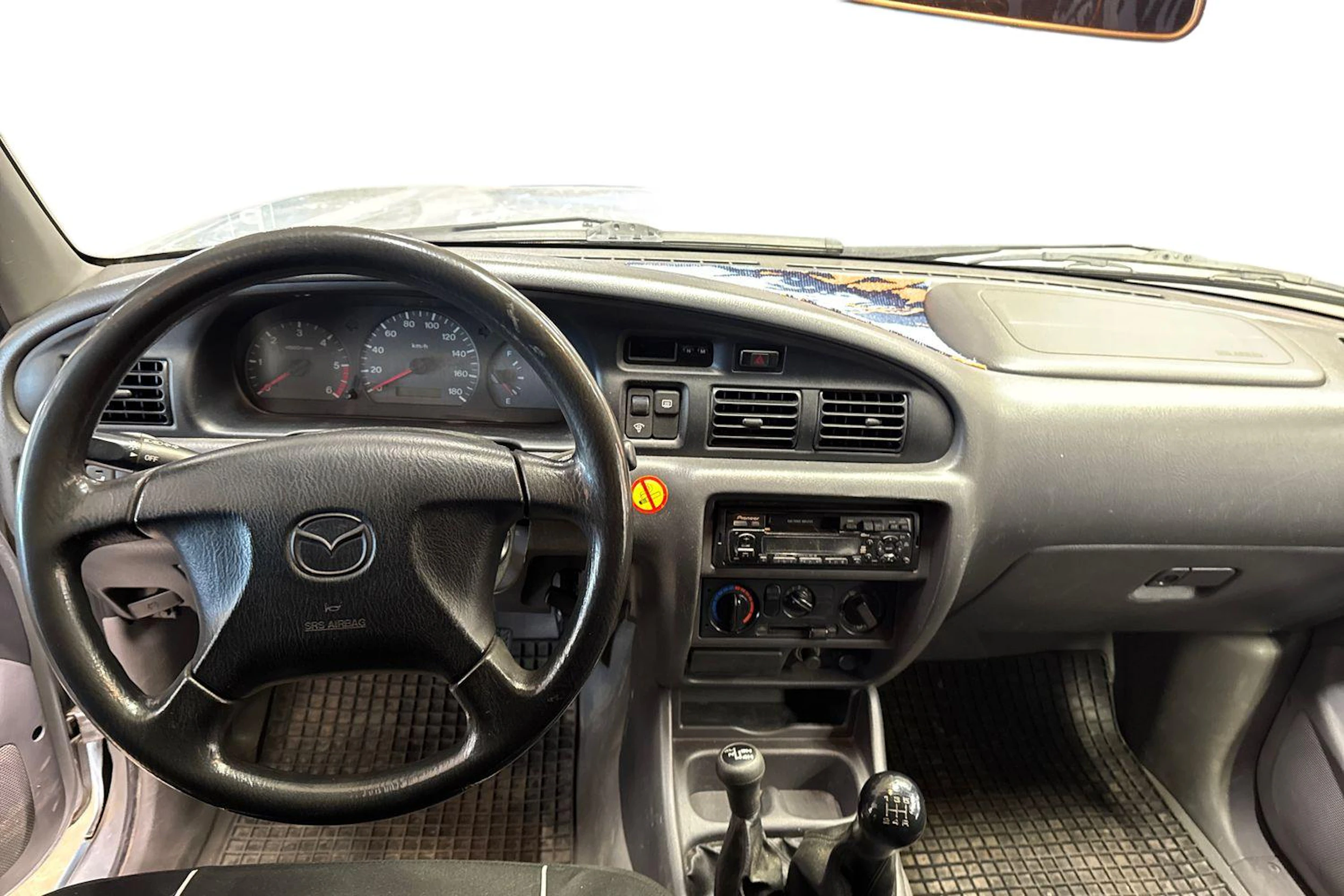 harmaa Mazda B2500 2002 kuva 9.