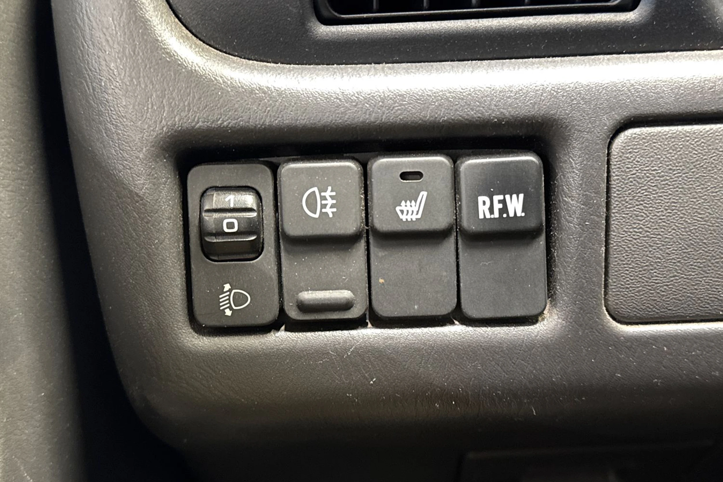 harmaa Mazda B2500 2002 kuva 18.