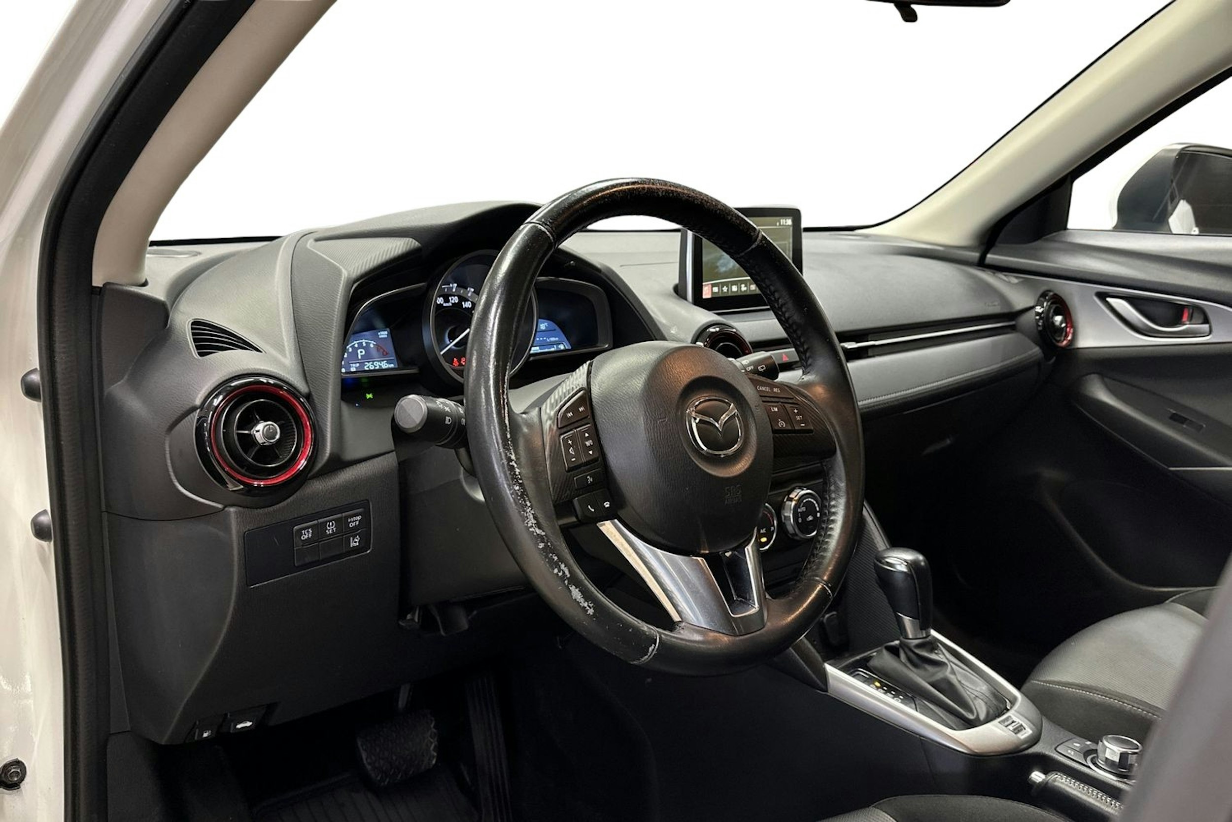 valkoinen Mazda CX-3 2016 kuva 7.