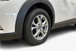 valkoinen Mazda CX-3 2016 kuva 11.