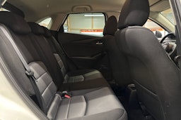 valkoinen Mazda CX-3 2016 kuva 16.