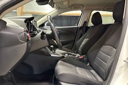 valkoinen Mazda CX-3 2016 kuva 17.