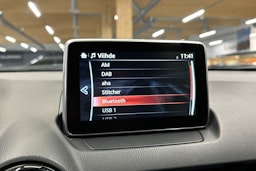 valkoinen Mazda CX-3 2016 kuva 19.