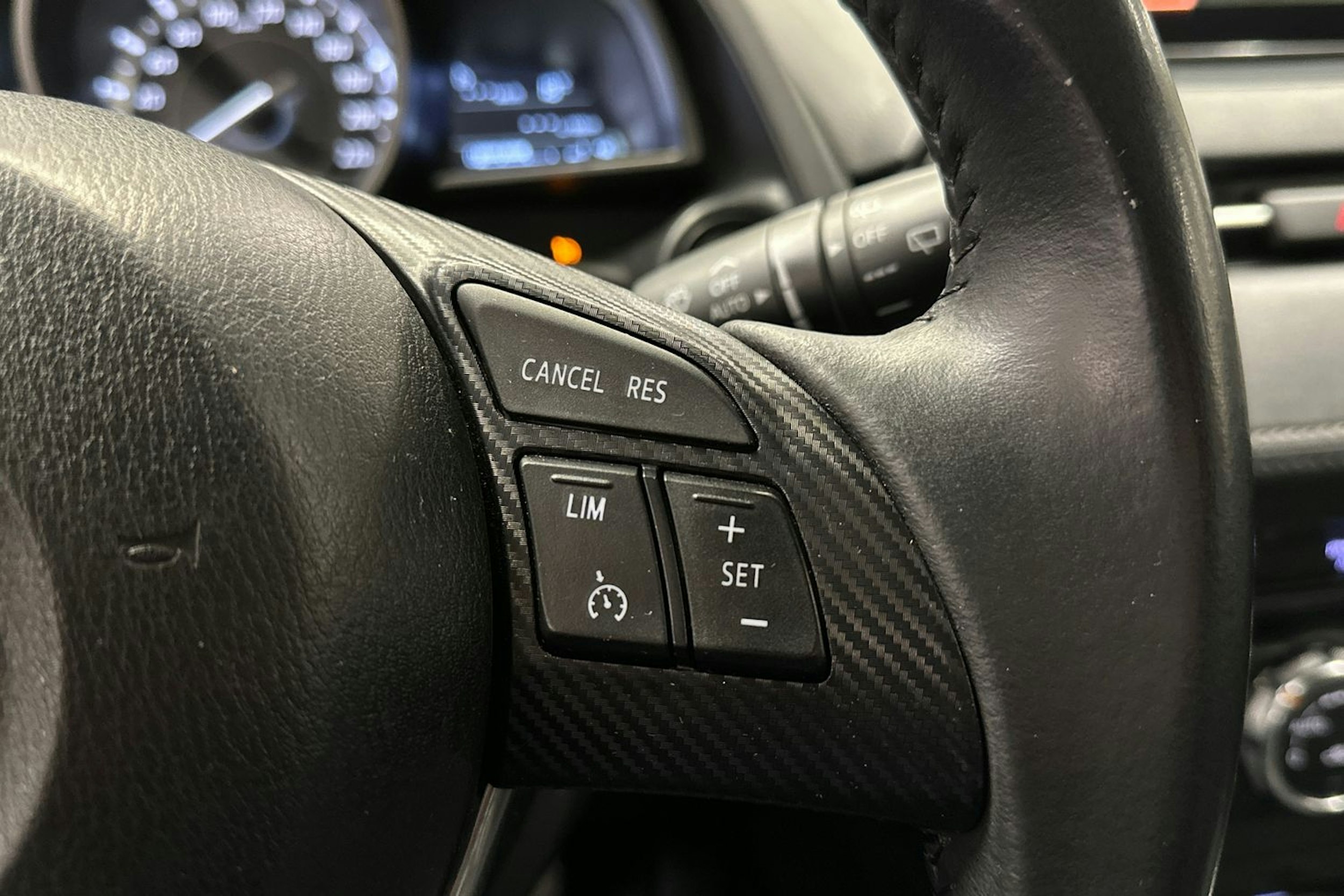 valkoinen Mazda CX-3 2016 kuva 26.