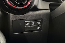 valkoinen Mazda CX-3 2016 kuva 27.