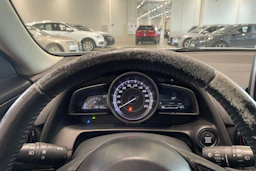 valkoinen Mazda CX-3 2016 kuva 15.