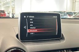 valkoinen Mazda CX-3 2016 kuva 18.