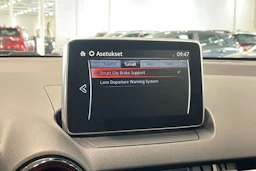 valkoinen Mazda CX-3 2016 kuva 19.