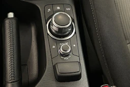 valkoinen Mazda CX-3 2016 kuva 24.