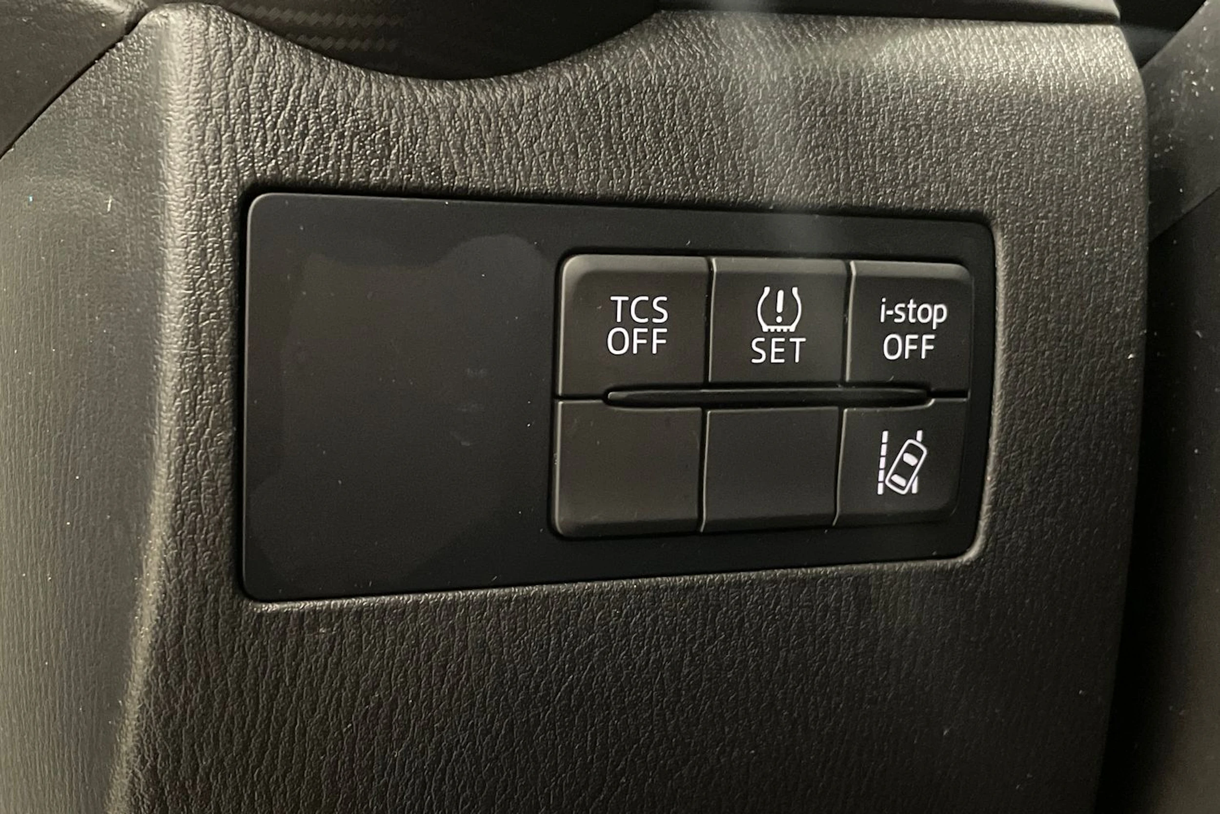 valkoinen Mazda CX-3 2016 kuva 25.