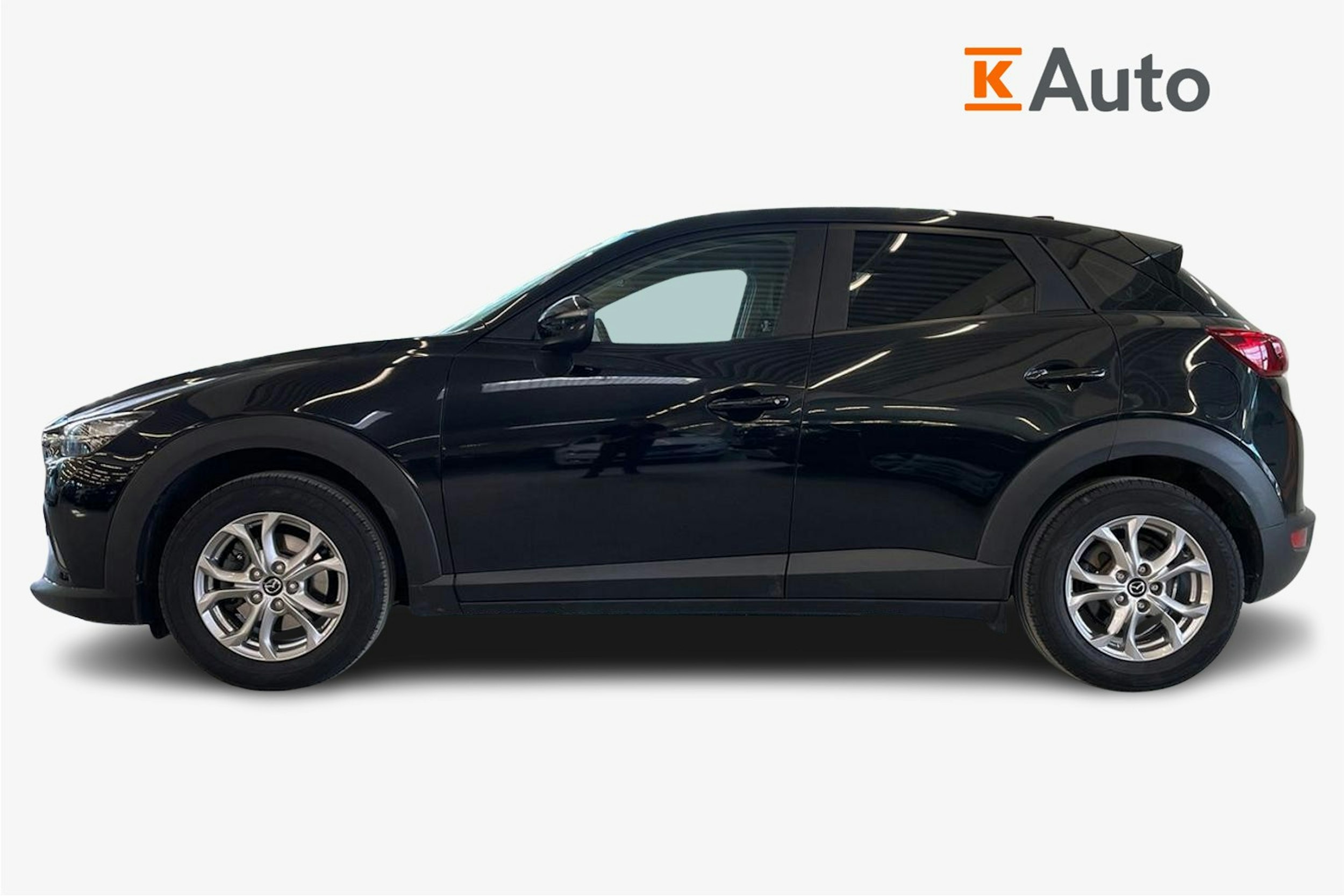 Musta Mazda cx-3 2017 kuva 6.