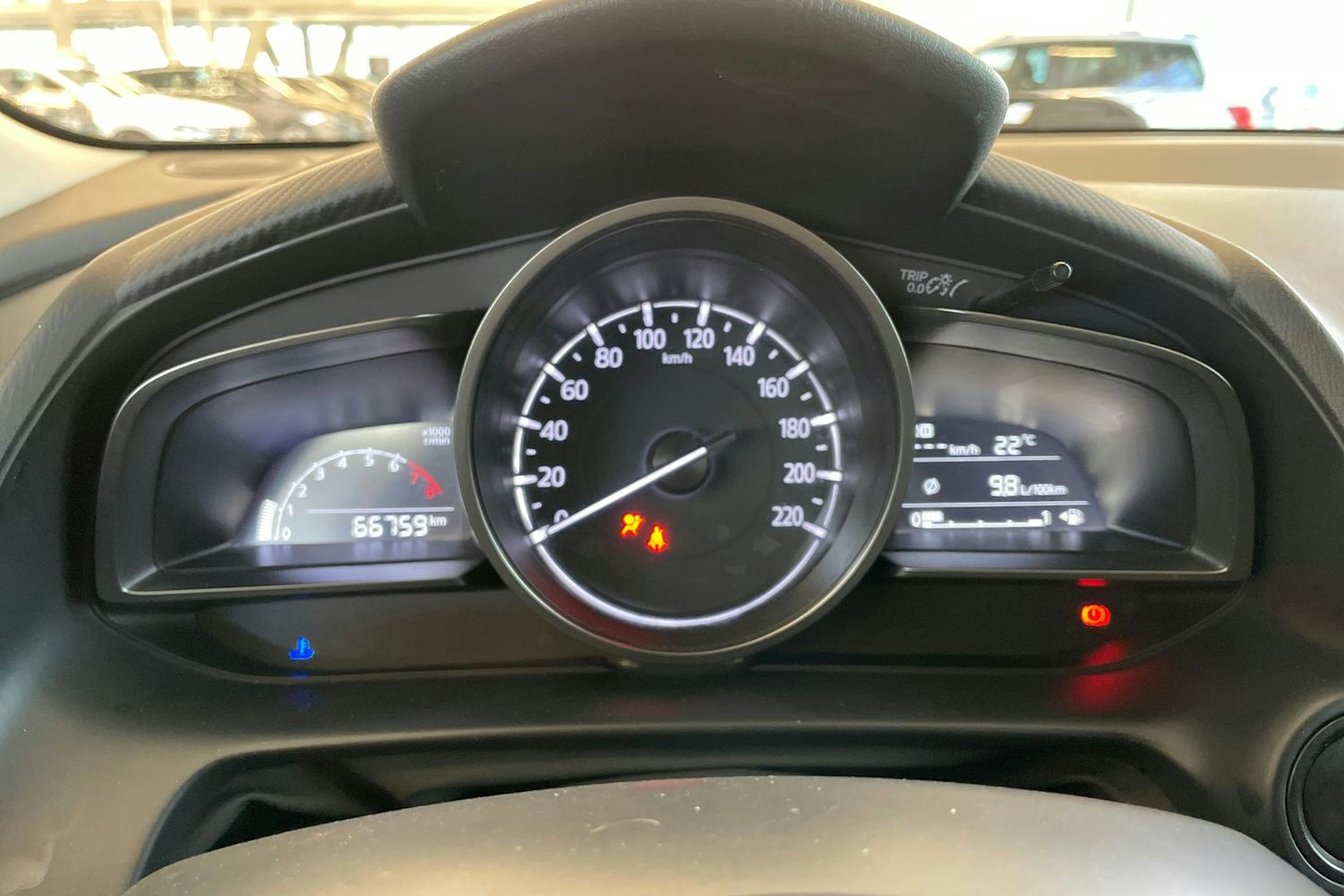 Musta Mazda cx-3 2017 kuva 17.