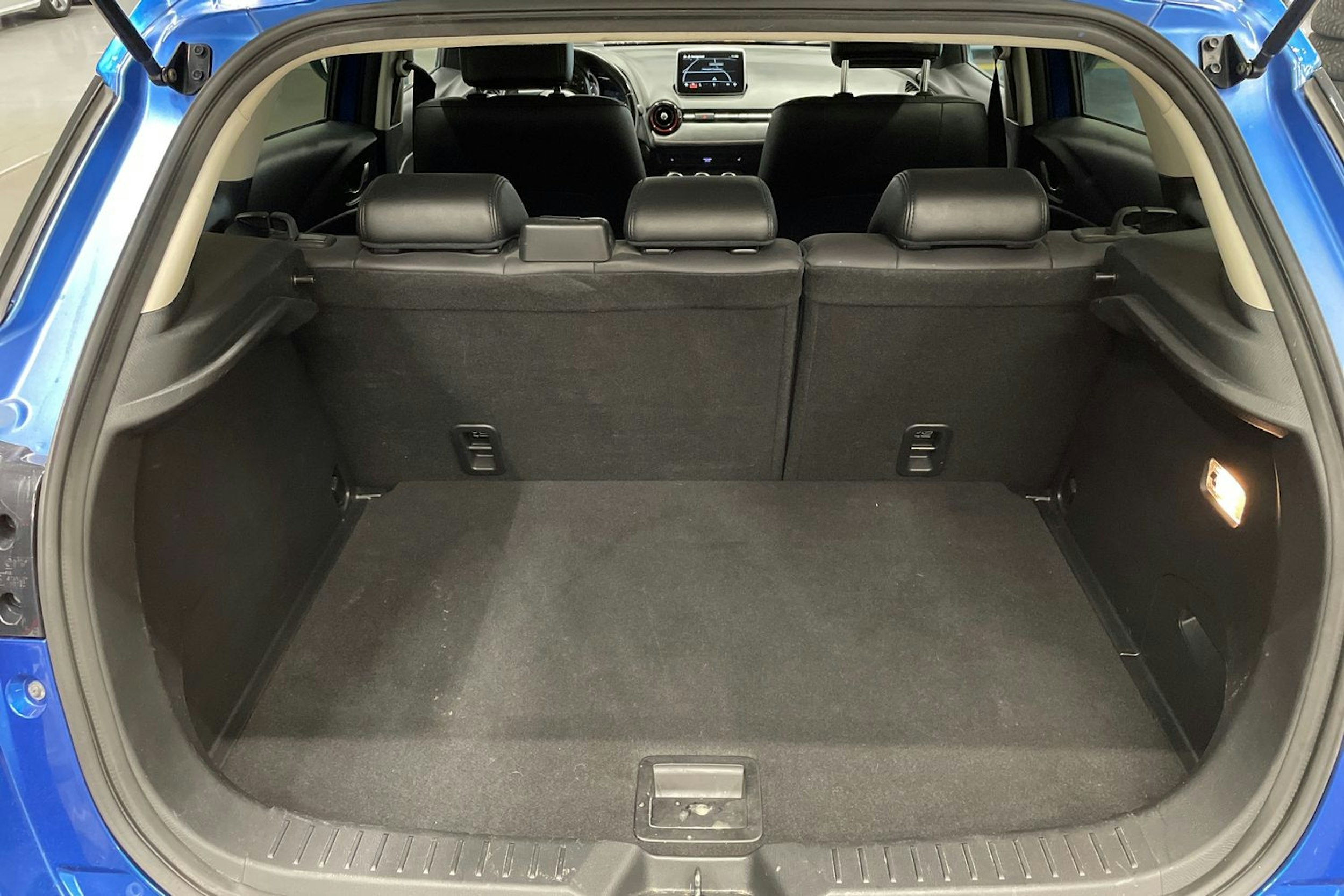Sininen Mazda cx-3 2017 kuva 12.