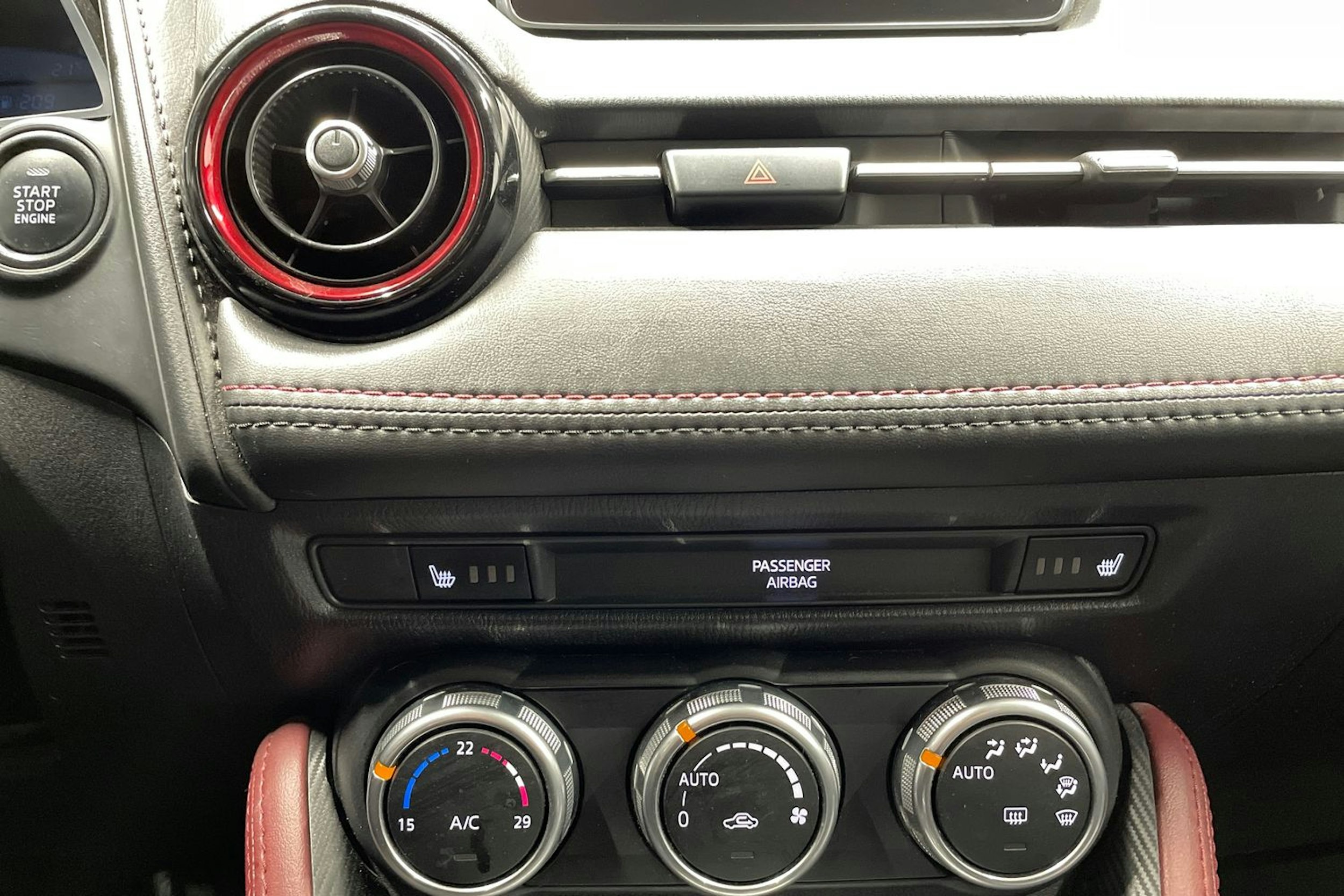 Sininen Mazda cx-3 2017 kuva 17.