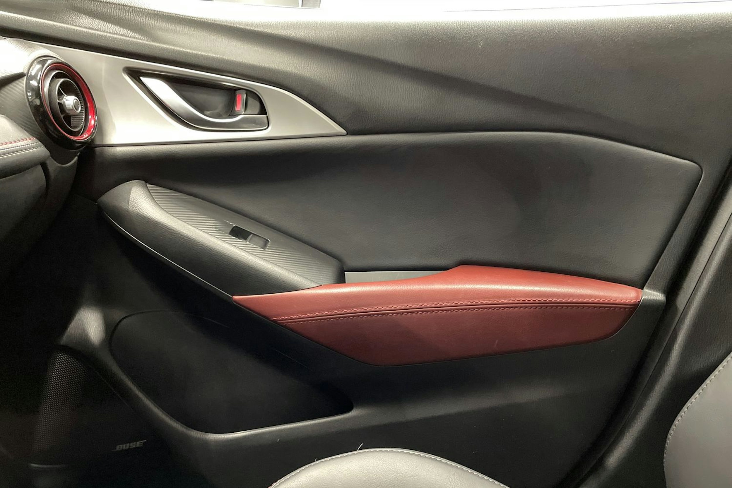 Sininen Mazda cx-3 2017 kuva 23.