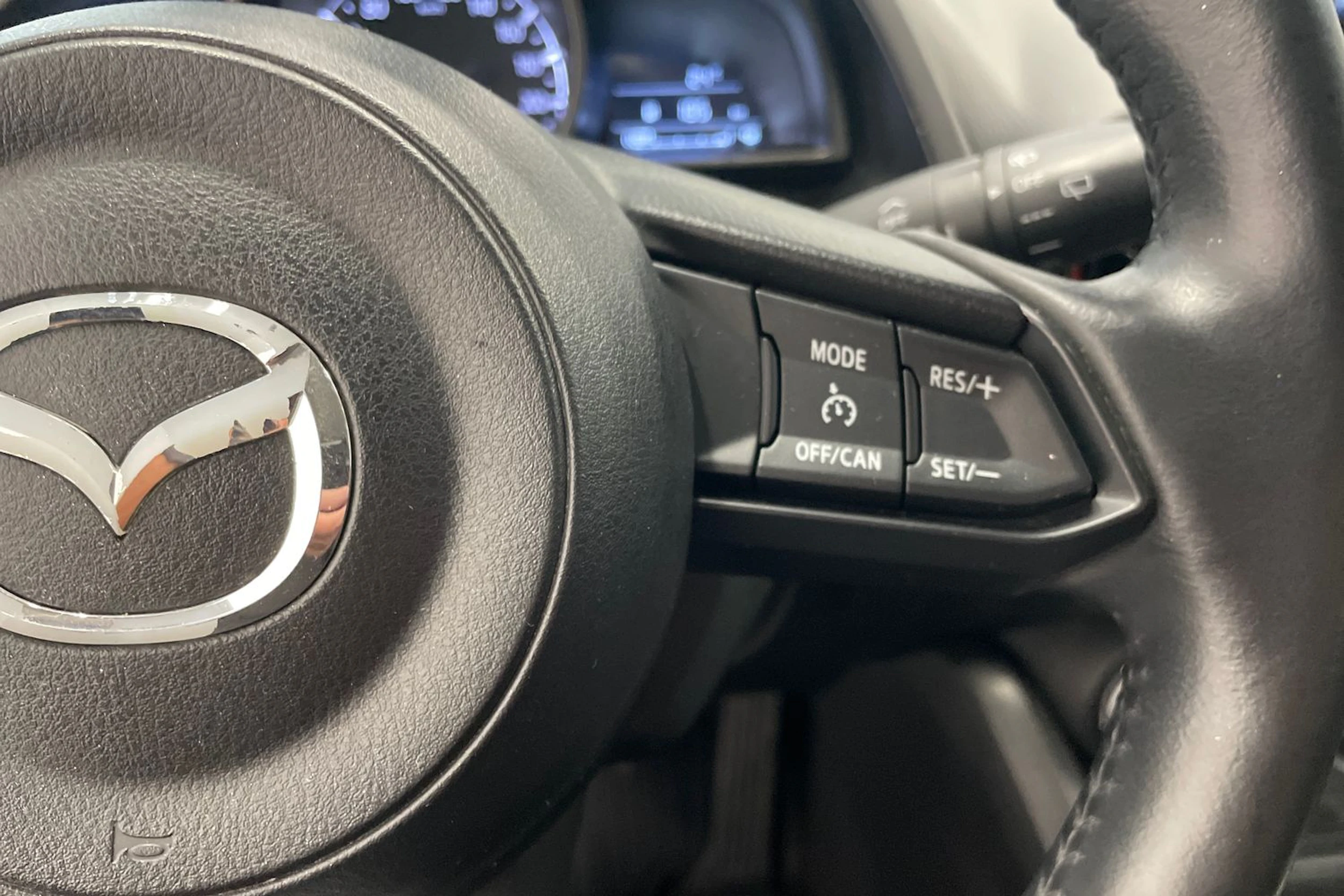musta Mazda cx-3 2017 kuva 12.