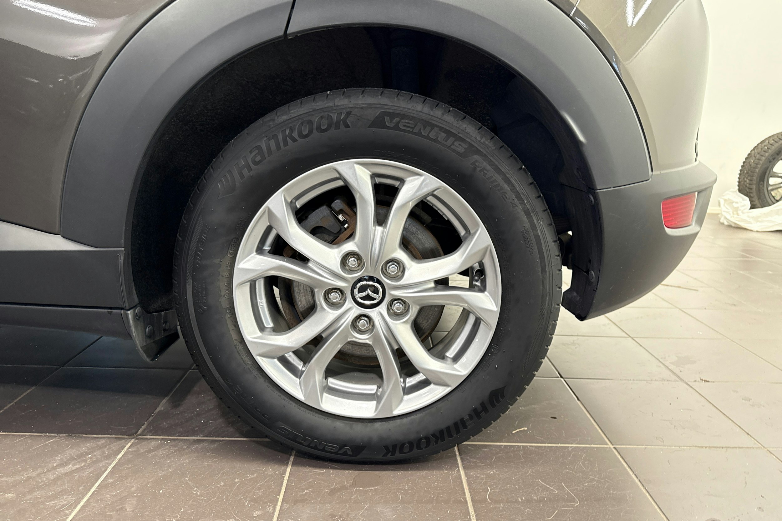 Harmaa Mazda cx-3 2018 kuva 9.