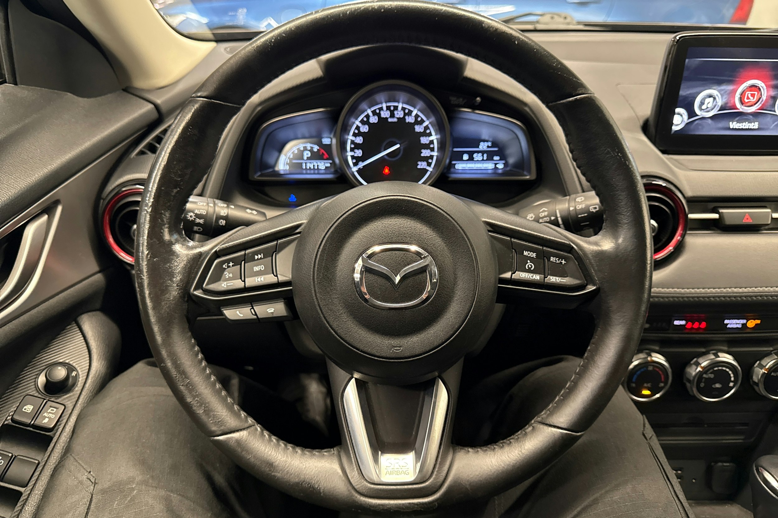 Harmaa Mazda cx-3 2018 kuva 12.