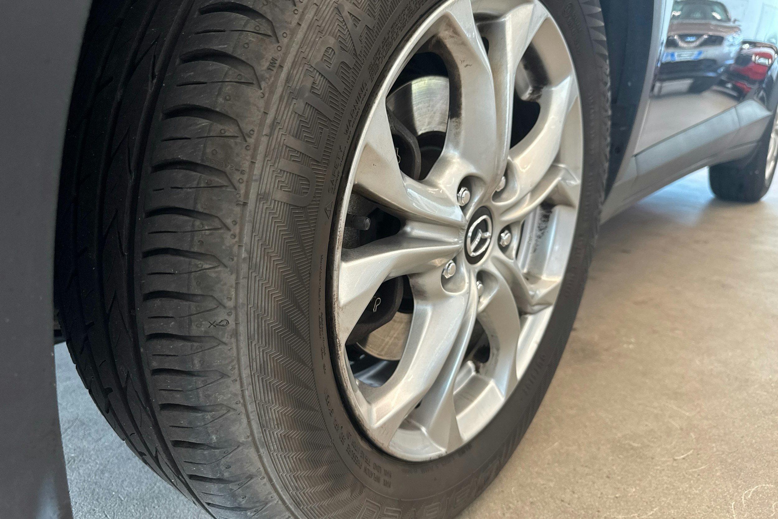 harmaa Mazda CX-3 2019 kuva 10.