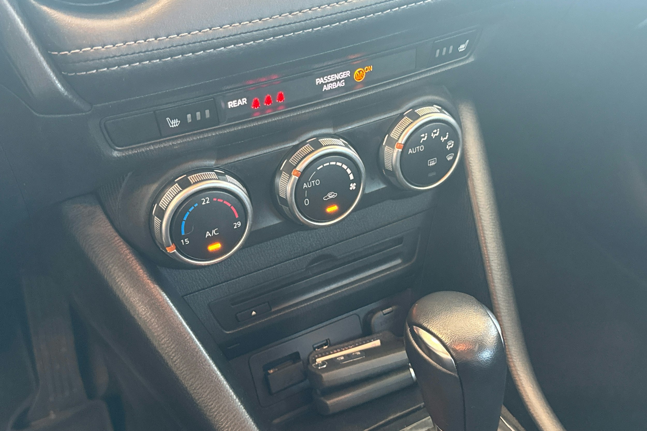 harmaa Mazda CX-3 2019 kuva 16.