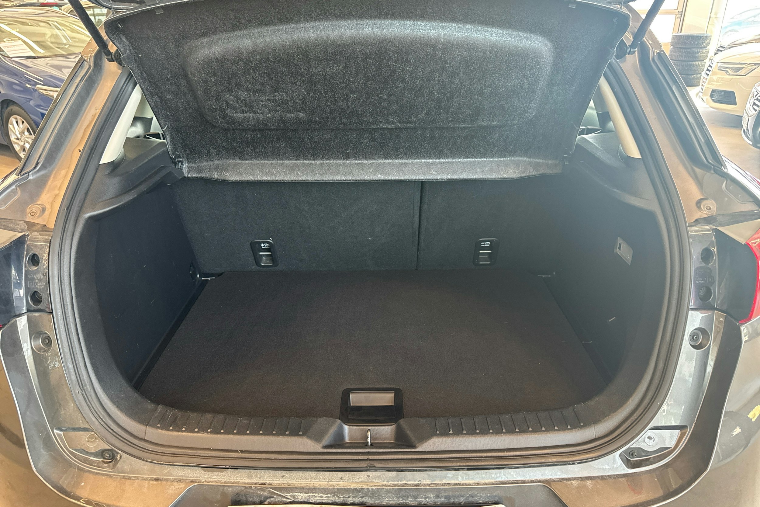 harmaa Mazda CX-3 2019 kuva 19.