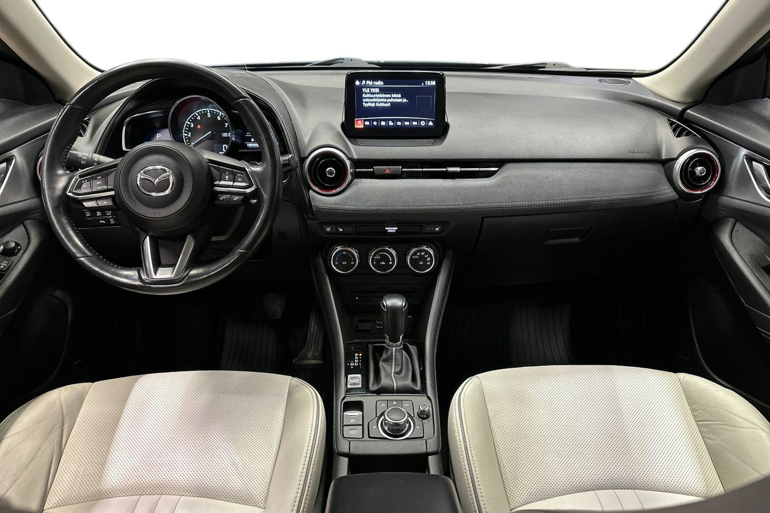 met. musta Mazda CX-3 2019 kuva 7.