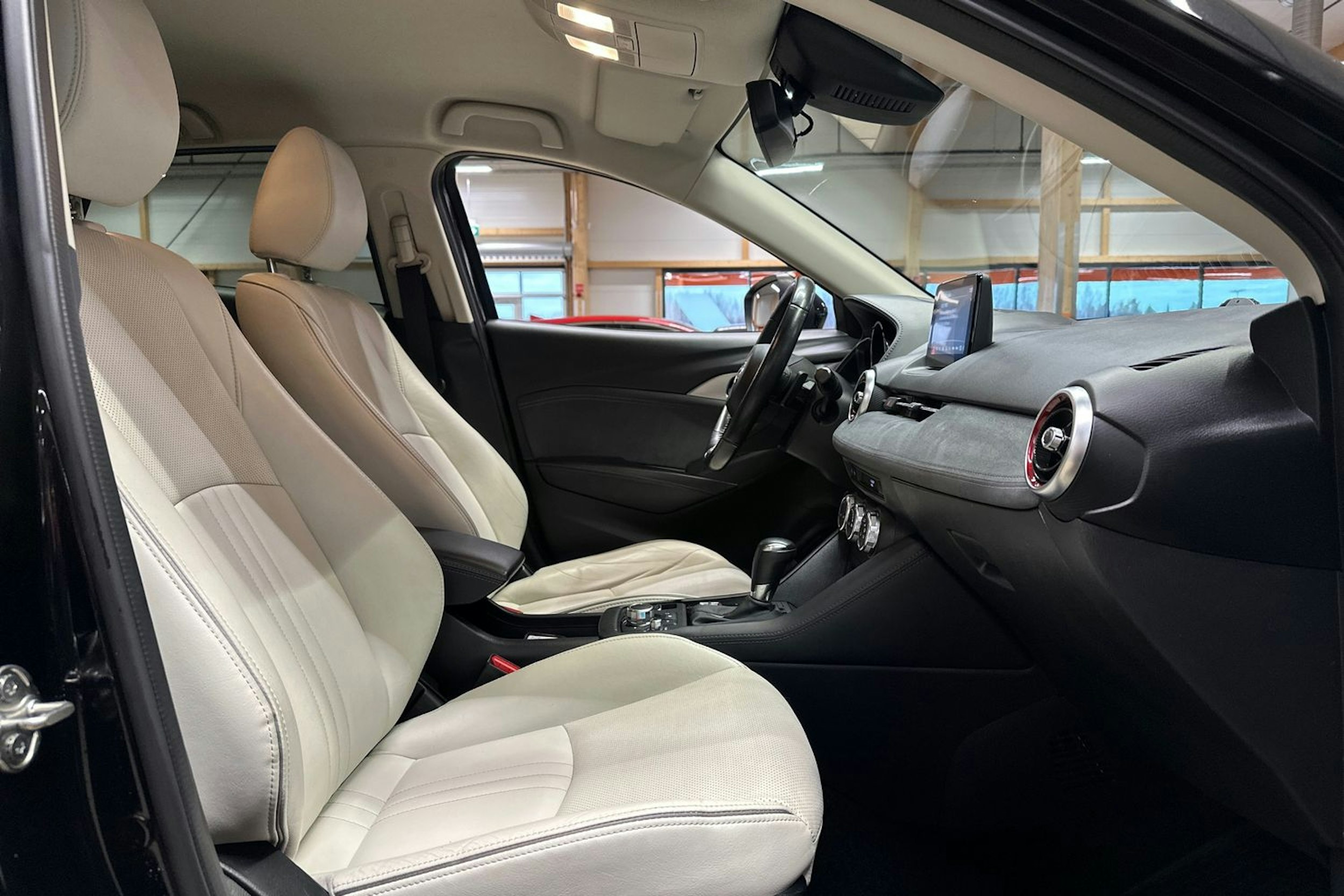 met. musta Mazda CX-3 2019 kuva 12.