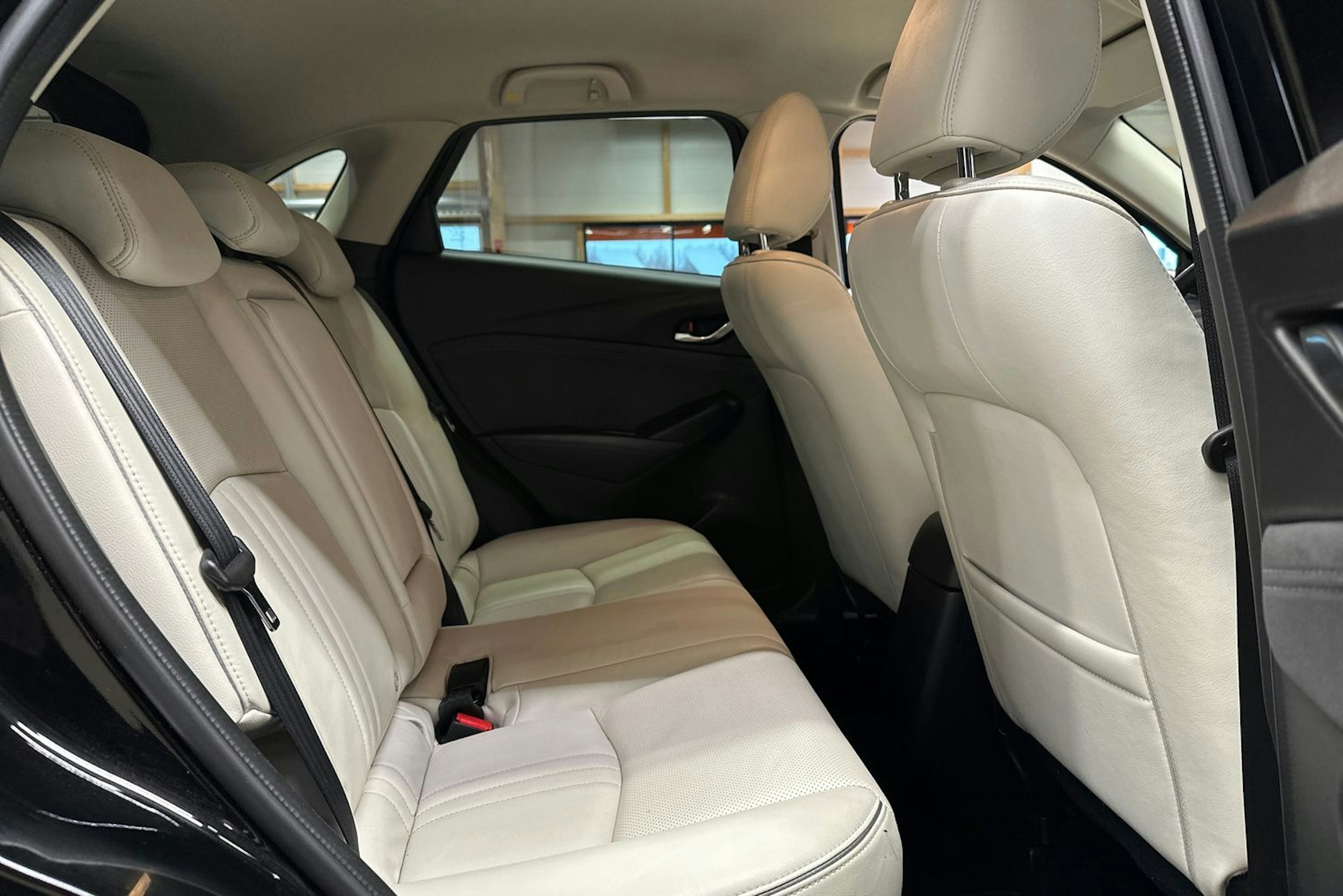 met. musta Mazda CX-3 2019 kuva 13.