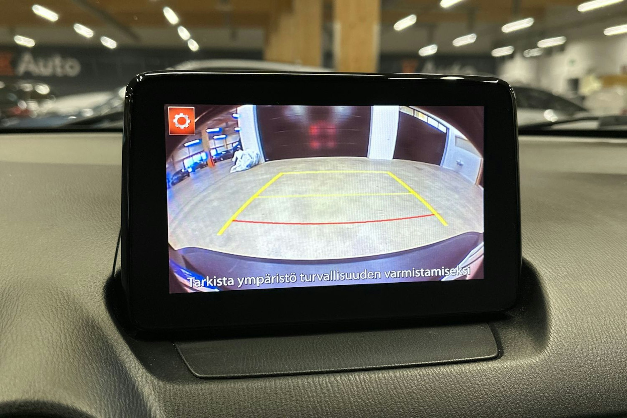 met. musta Mazda CX-3 2019 kuva 17.