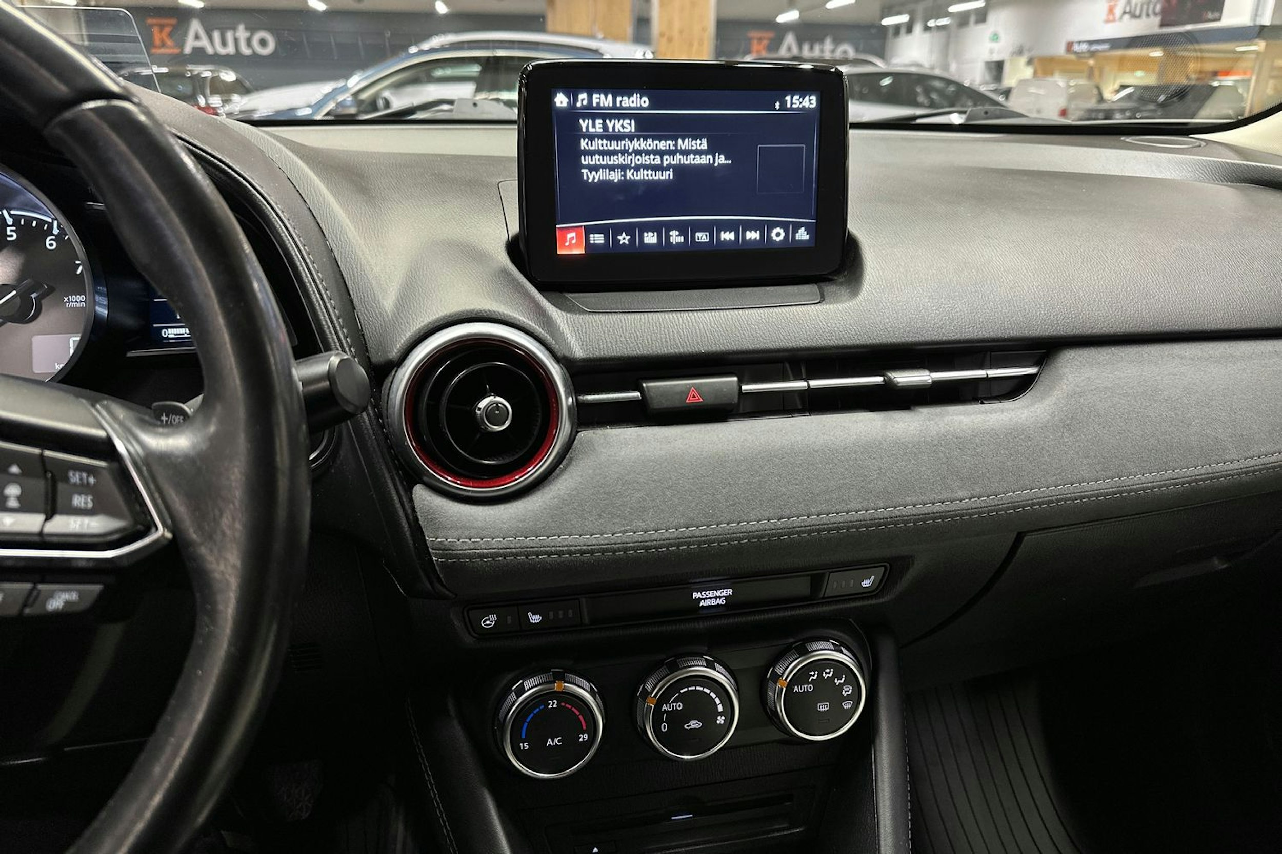 met. musta Mazda CX-3 2019 kuva 19.