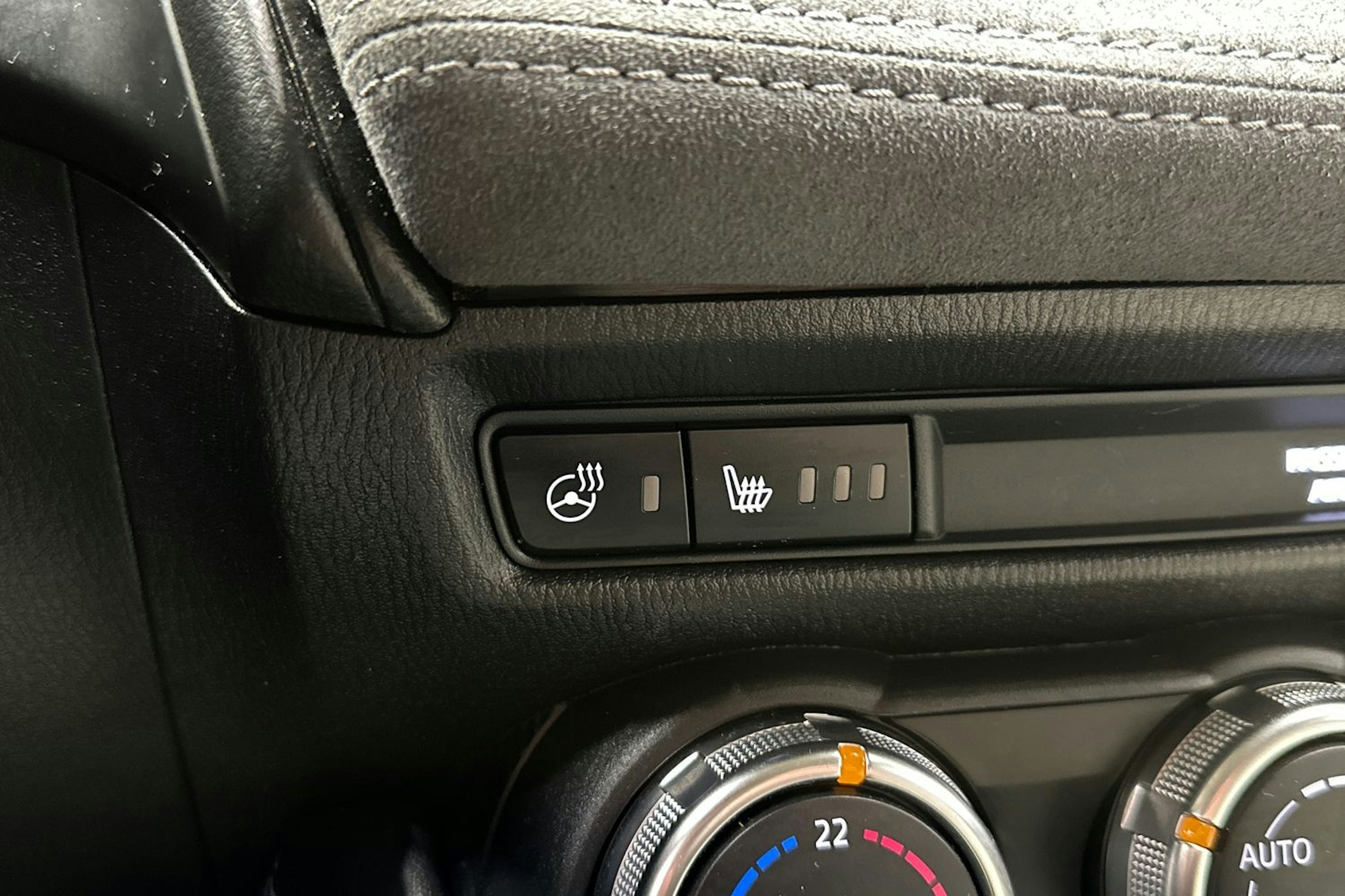 met. musta Mazda CX-3 2019 kuva 20.