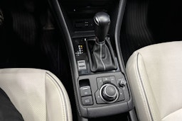 met. musta Mazda CX-3 2019 kuva 21.