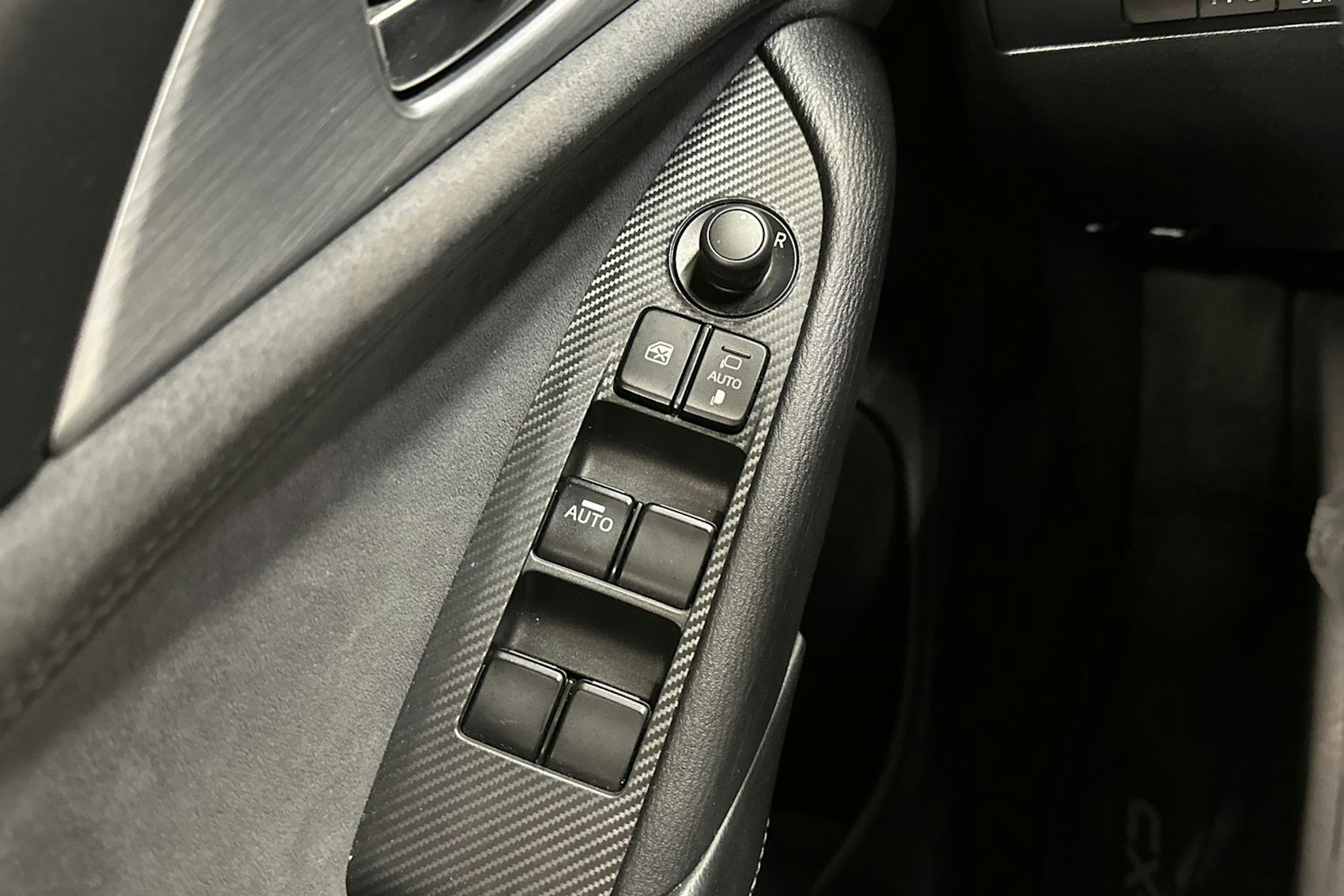 met. musta Mazda CX-3 2019 kuva 26.