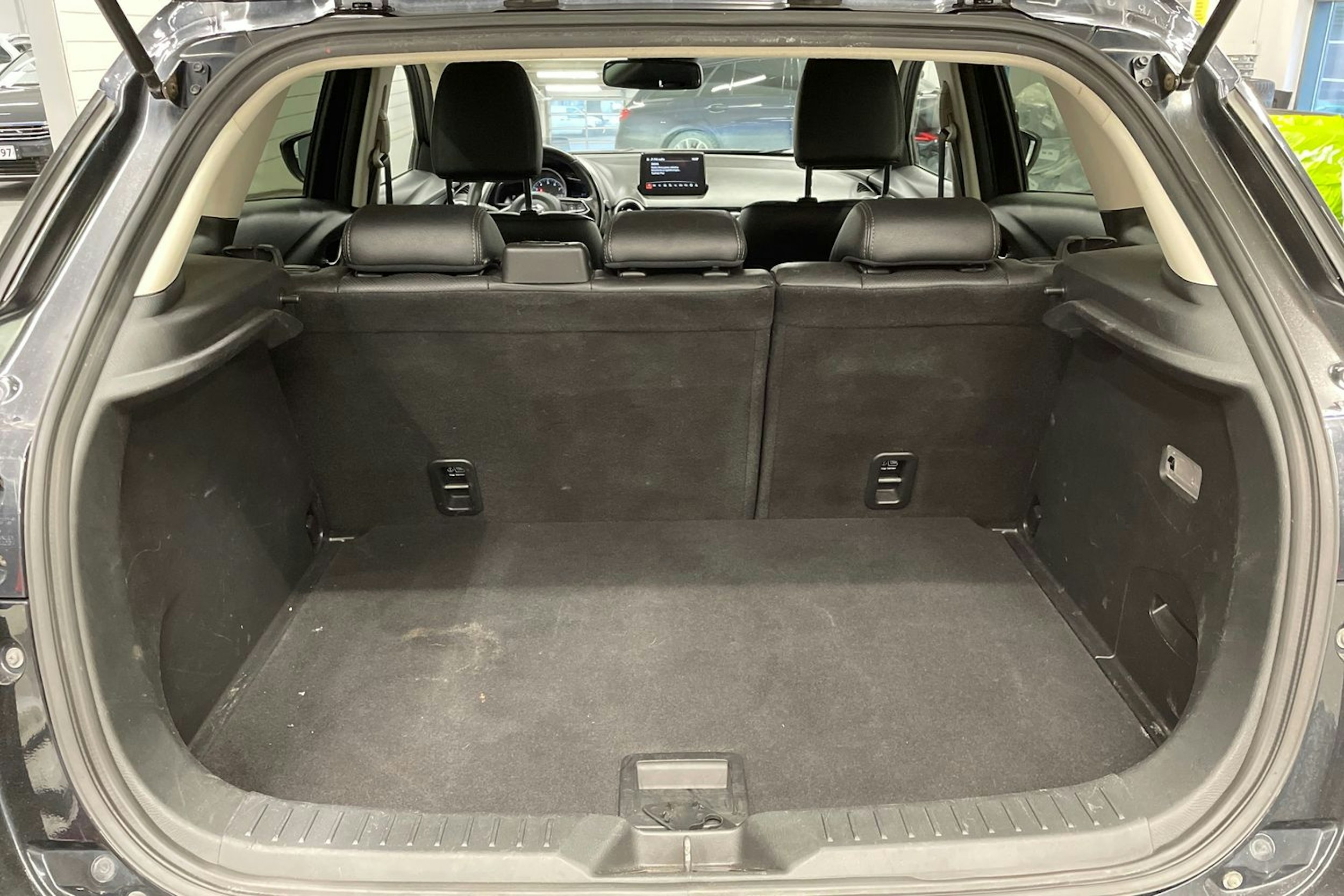 musta Mazda CX-3 2019 kuva 15.