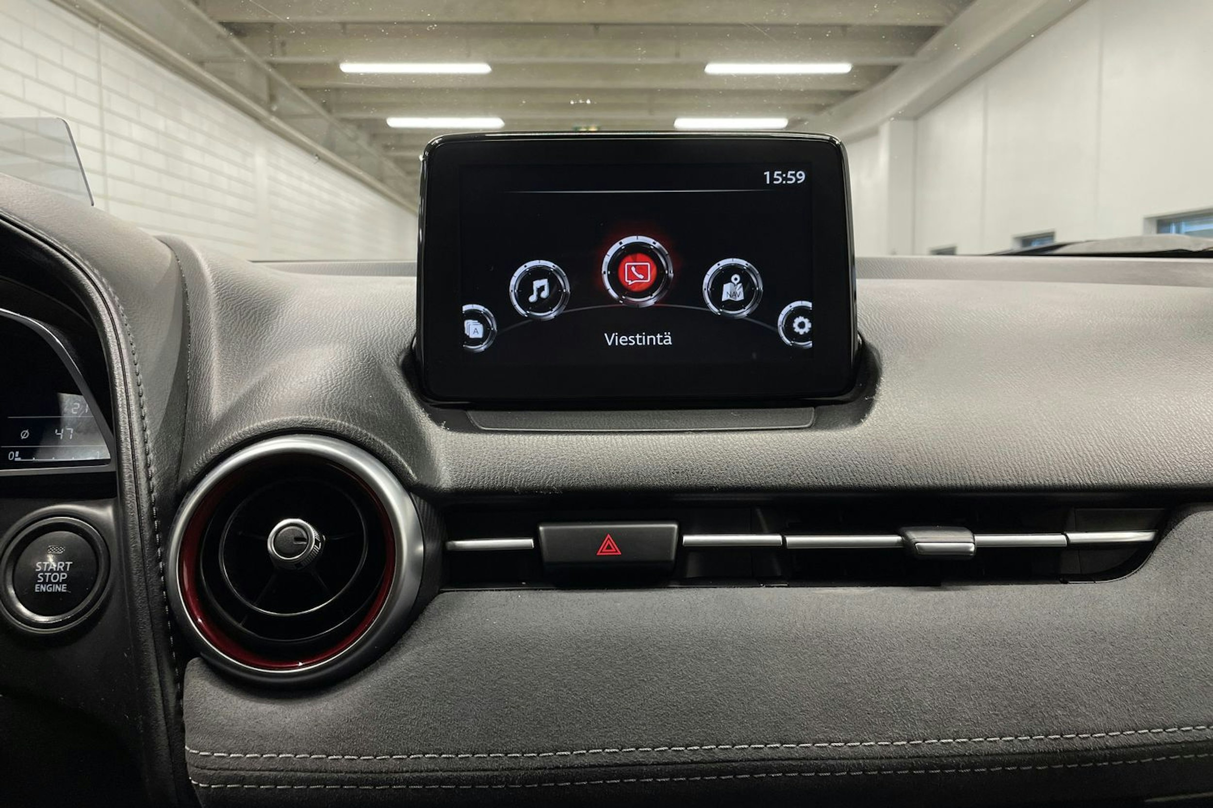 musta Mazda CX-3 2019 kuva 17.